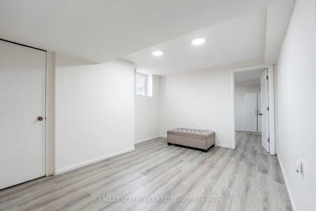 Additional image 32 of 2305 Wagner Cres