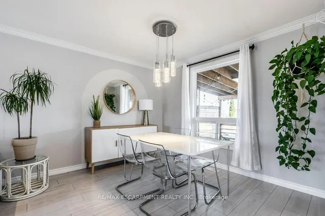 Additional image 33 of 27 Grayrocks Ave