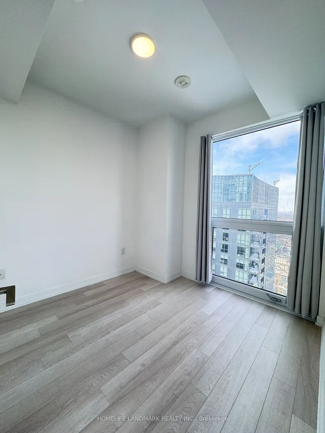 Additional image 11 of 39 Roehampton Ave Unit 3209