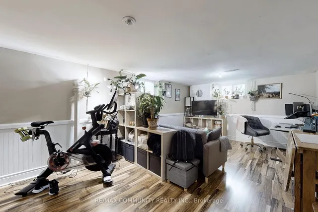 Additional image 18 of 142 Meighen Ave