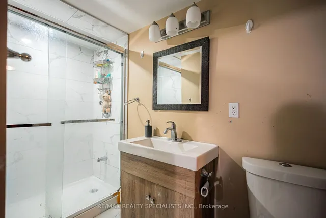 Additional image 42 of 49 Squire Ellis Dr