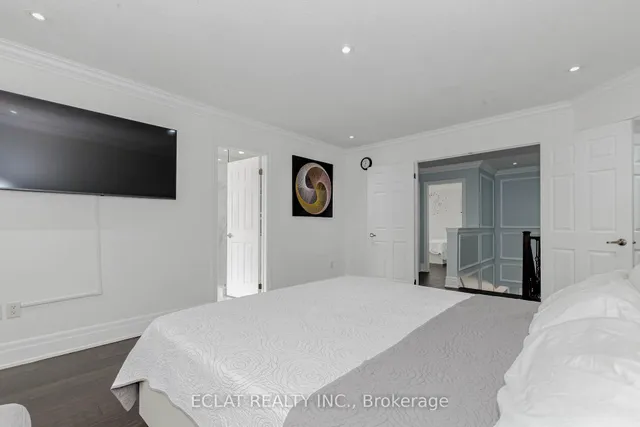 Additional image 24 of 32 Nanaimo Cres