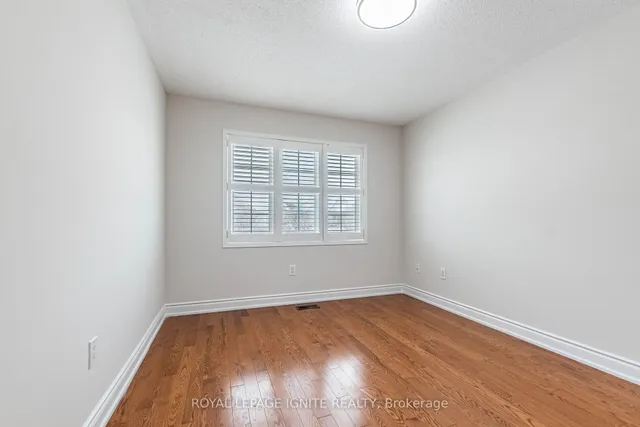 Additional image 32 of 321 Queen Mary Dr