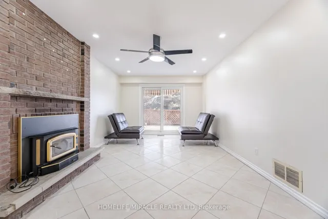 Additional image 28 of 35 Bay Crest Dr