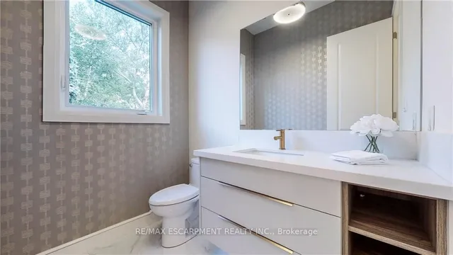 Additional image 29 of 382A Southcote Rd