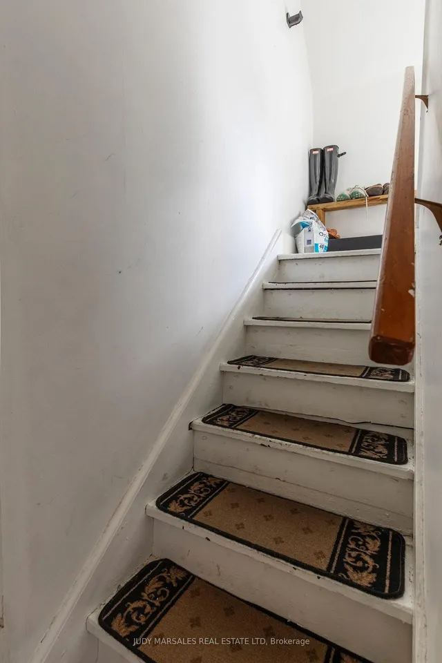 Additional image 20 of 402 Dundurn St