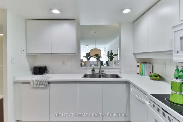 Additional image 17 of 225 Davenport Rd Unit 402