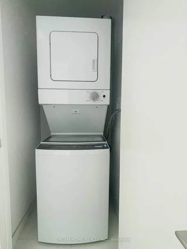 Additional image 12 of 230 Simcoe St Unit 2017