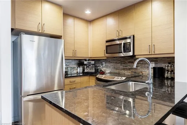 Additional image 4 of 551 Maple Ave Unit 602