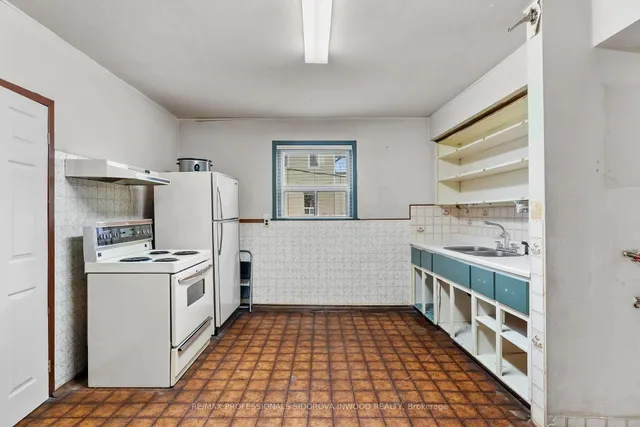 Additional image 17 of 330 Gilmour Ave