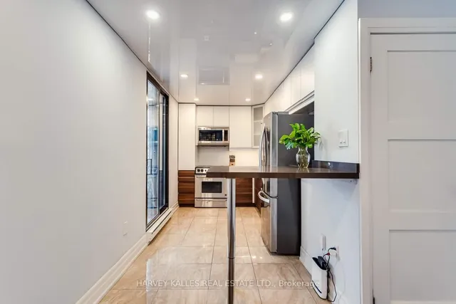 Additional image 9 of 33 Harbour Sq Unit 2440