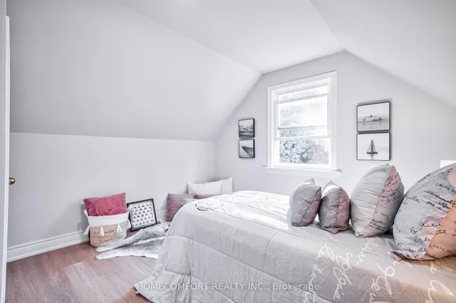 Additional image 30 of 30 Balaclava Dr