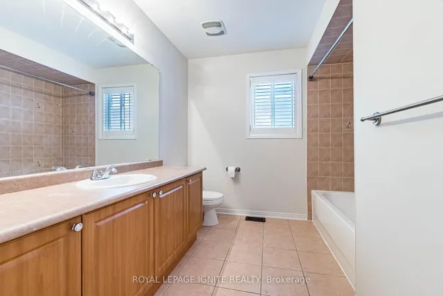 Additional image 35 of 321 Queen Mary Dr