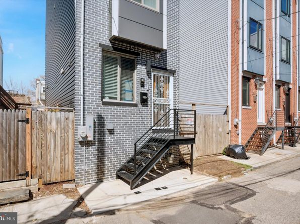 2542 Arcadia St, Philadelphia, PA 19125