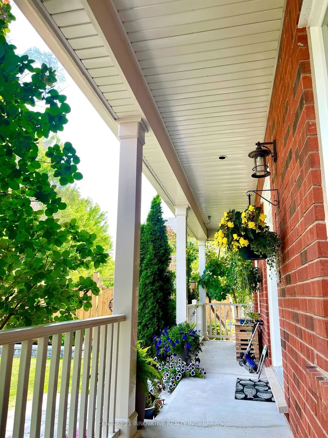Additional image 5 of 828 Howden Cres