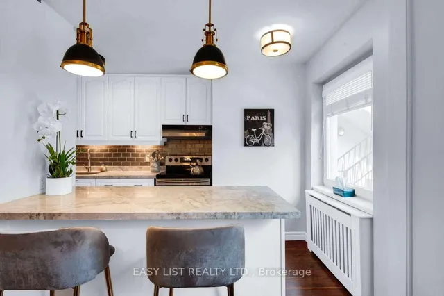 Additional image 4 of 2368 Queen St Unit 15