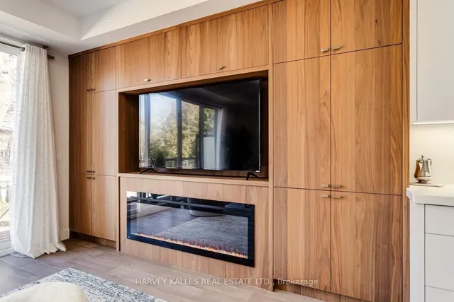 Additional image 21 of 194 Sheldrake Blvd