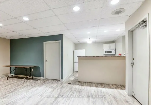 Additional image 25 of 3 Lisa St Unit 309