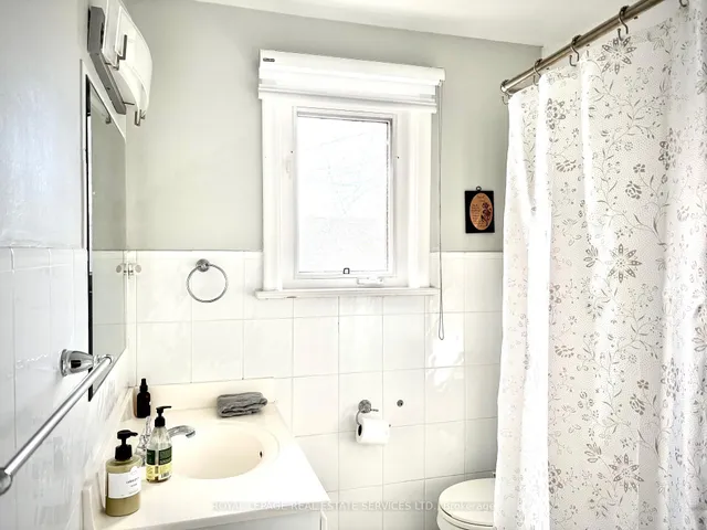 Additional image 3 of 131 York Mills Rd