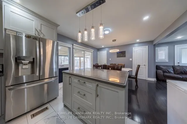 Additional image 29 of 103 Oakley Blvd