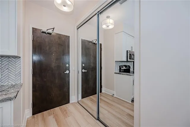 Additional image 8 of 112 King St Unit 806