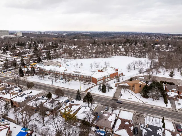 Additional image 33 of 12 Sundance Cres