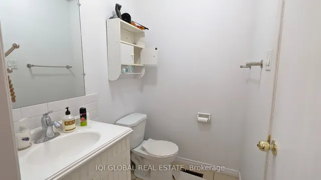 Additional image 13 of 2004 Martin Grove Rd Unit 15