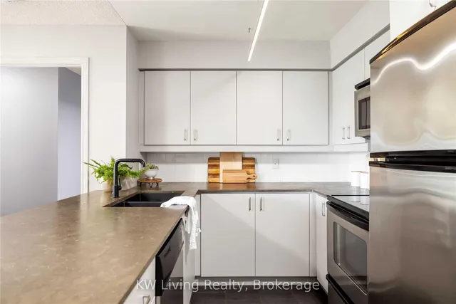 Additional image 17 of 736 Spadina Ave Unit 1411