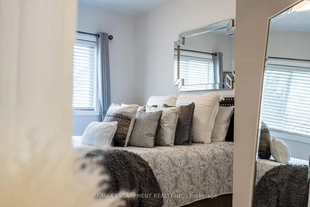 Additional image 24 of 925 Garth St