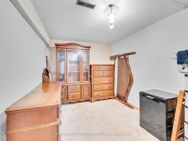 Additional image 37 of 19 Blenheim Dr