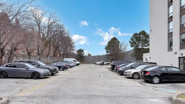 Additional image 50 of 1 Reidmount Ave Unit 903