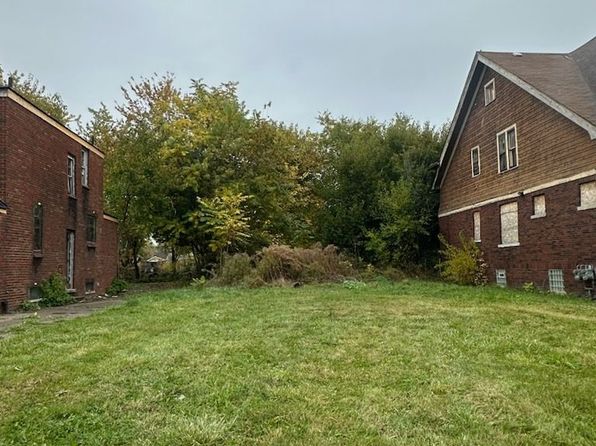 5782 Chalmers St, Detroit, MI 48213