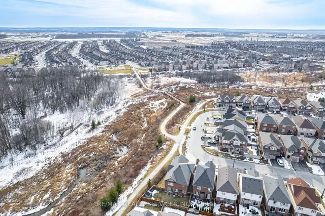 Additional image 44 of 14 Allium Rd