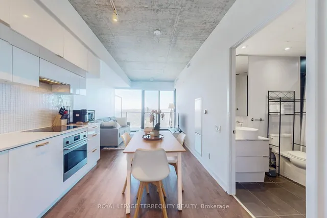 Additional image 15 of 185 Roehampton Ave Unit 1707