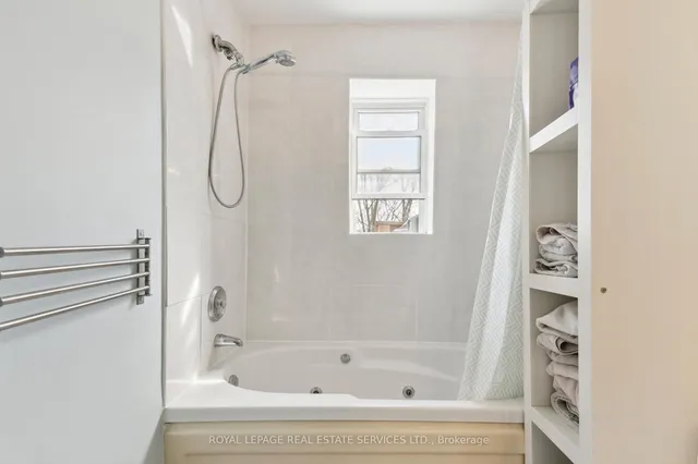 Additional image 21 of 43 Glenlake Ave