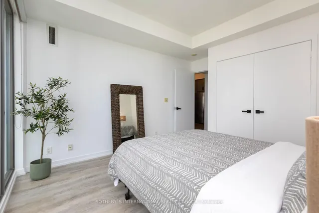 Additional image 16 of 33 Lombard St Unit 2703