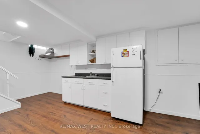 Additional image 24 of 18 Jasmine Sq