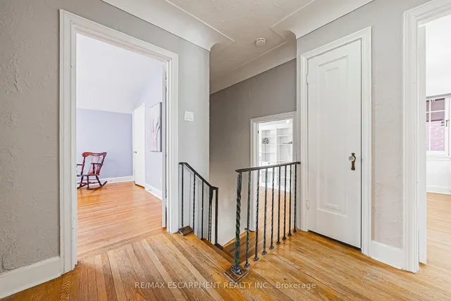 Additional image 19 of 34 Chedoke Ave