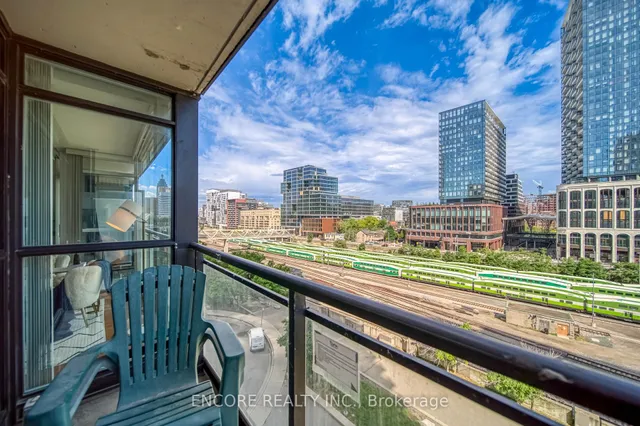 Additional image 28 of 25 Capreol Crt Unit 706