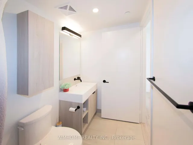 Additional image 7 of 108 Peter St Unit 817