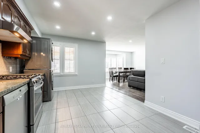 Additional image 14 of 119 King St