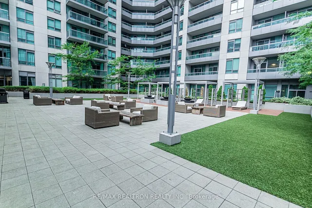 Additional image 38 of 19 Grand Trunk Cres Unit 1215