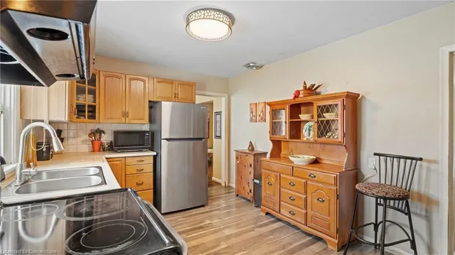 Additional image 16 of 190 Erindale Ave