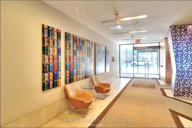 Additional image 15 of 832 Bay St Unit 1309