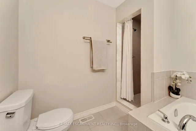 Additional image 33 of 19 COLORADO Blvd