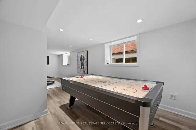 Additional image 29 of 49 Meadowvale Dr