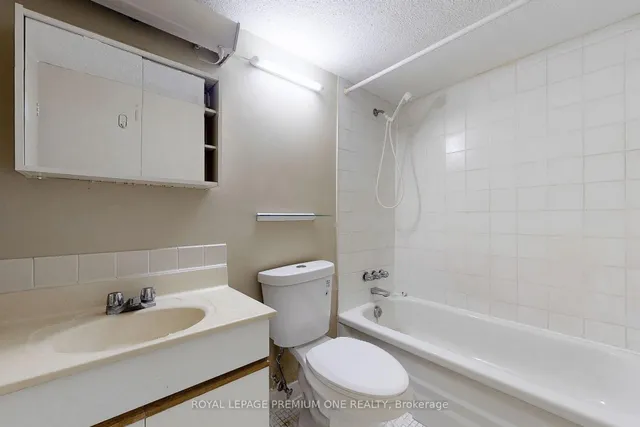 Additional image 18 of 1 Massey Sq Unit PH19