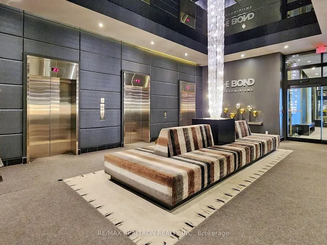 Additional image 4 of 290 Adelaide St Unit 3704