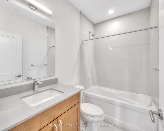 Additional image 30 of 399 Queen St Unit 211