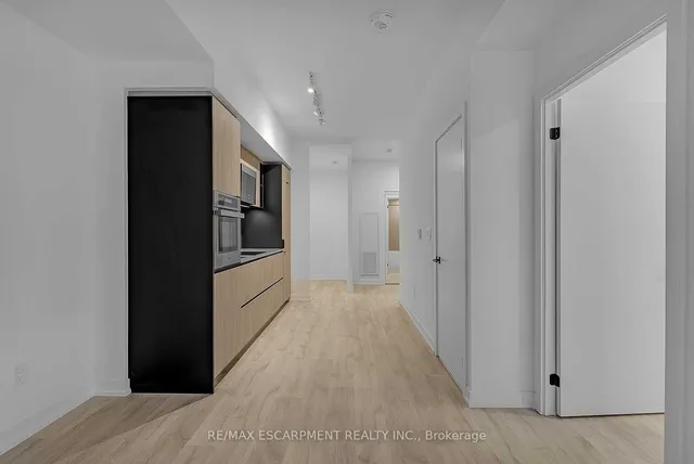 Additional image 8 of 2 Augusta Ave Unit 204